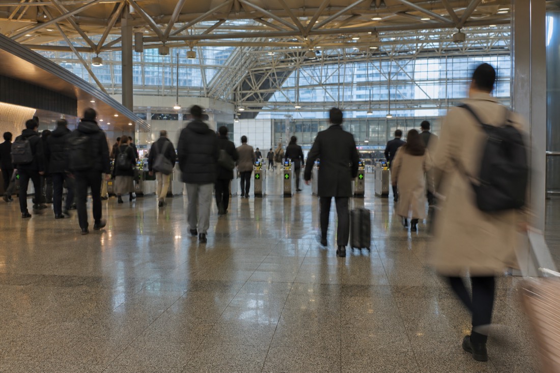 Leaving western Japan: the trip to Fuji starts on the Tokaido line